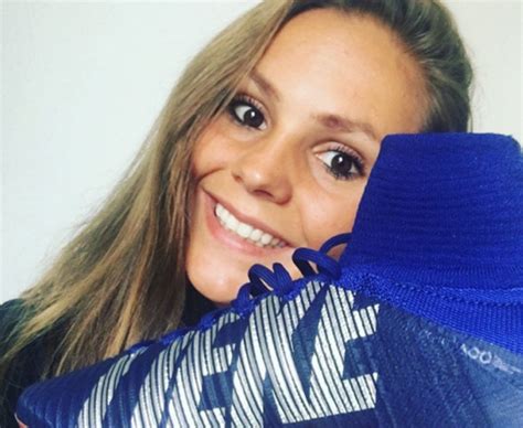 nike geeft schoenen weg